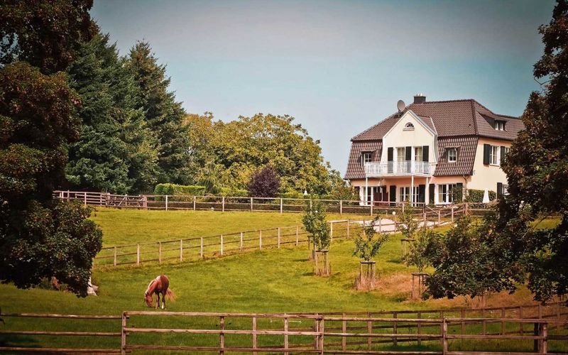 Home exterior in Oldham County